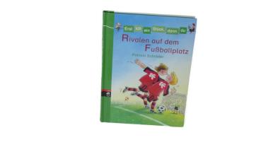 Erst ich ein Stück, dann du Rivalen auf dem Fußballplatz gebraucht