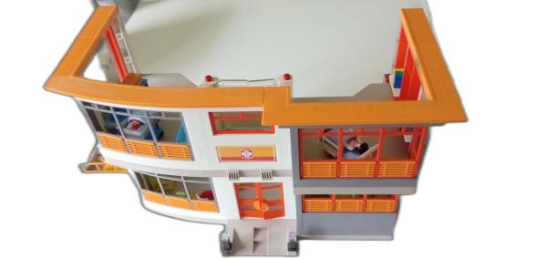 Playmobil ® 6657 Kinderklinik mit Einrichtung gebraucht