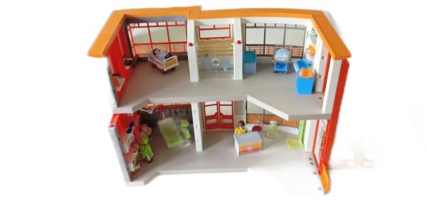 Playmobil ® 6657 Kinderklinik mit Einrichtung gebraucht